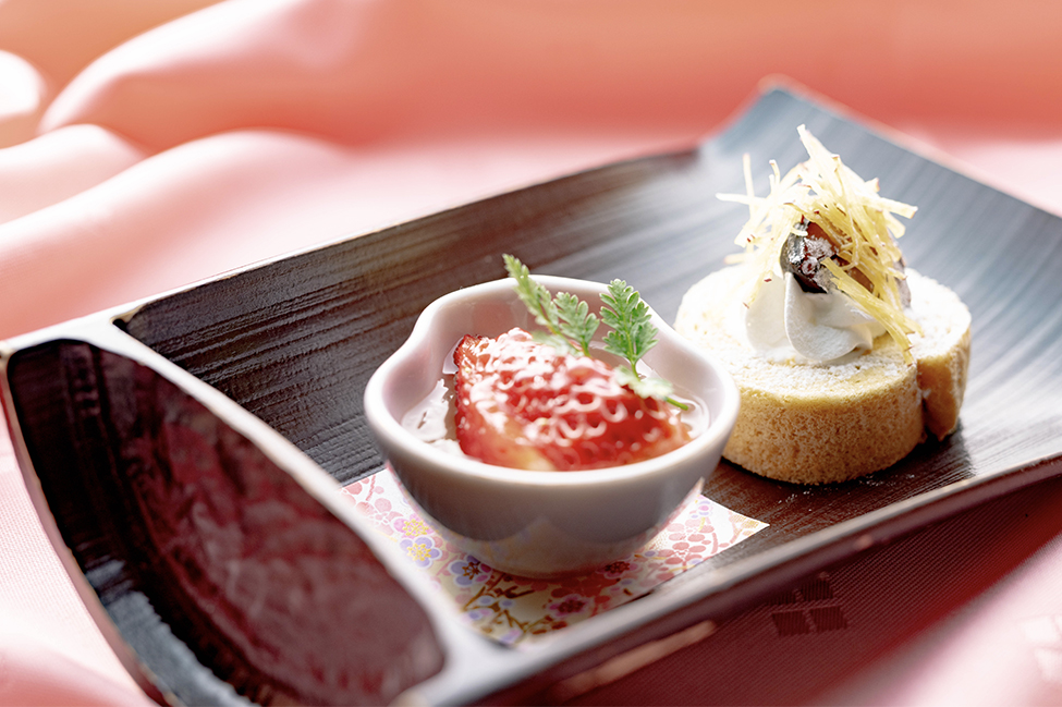 春の会席料理のデザート ロールケーキ
