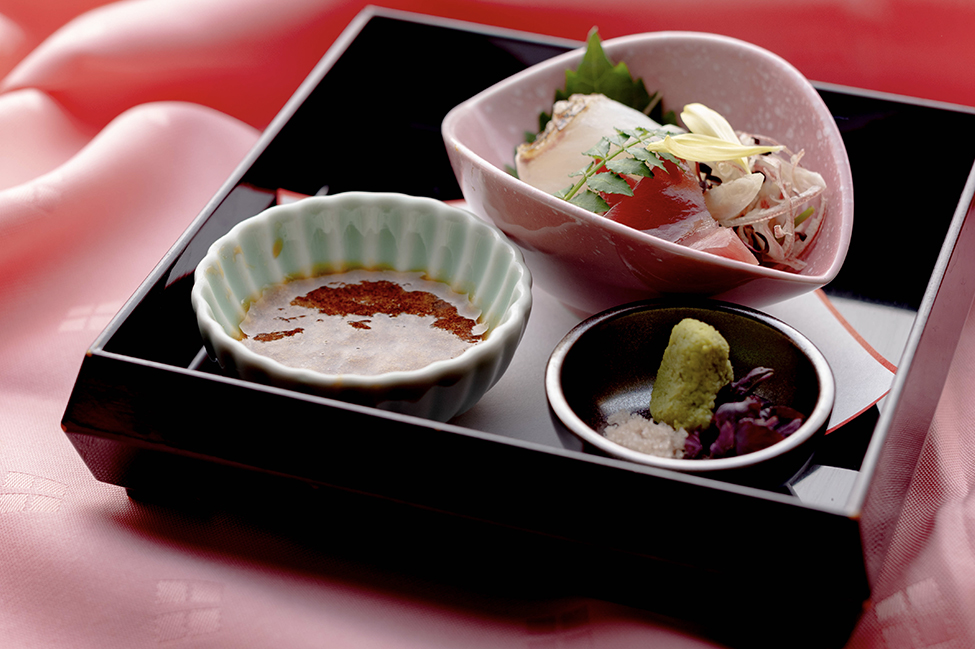 春の会席料理 鯛の松皮造り 鮪の昆布締め
