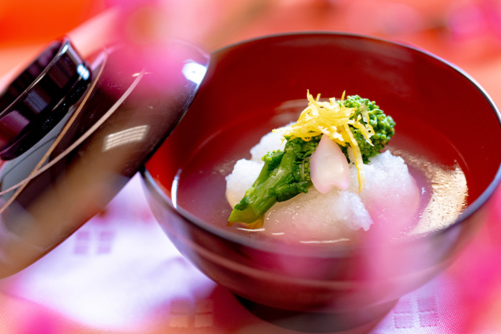 京都の春会席｜はまぐりを主役にした薄いお地仕立ての煮物椀