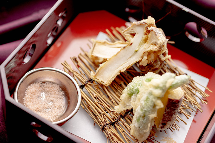 京都 料亭ゆう月の2026年秋の会席料理|松茸と秋野菜を軽やかに揚げた天ぷら