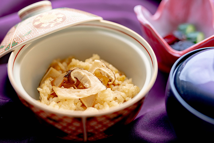 京都 料亭ゆう月の2026年秋の会席料理|芳醇な香りと食感を楽しむ松茸御飯