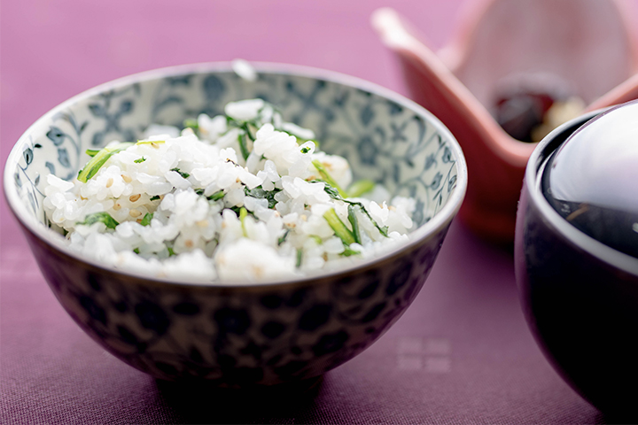 京都の料亭 ゆう月の冬の会席料理 ご飯 菜飯 春菊