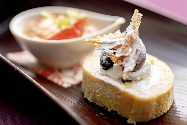 京都の和食レストラン ゆう月の冬の会席料理 デザート ロールケーキ