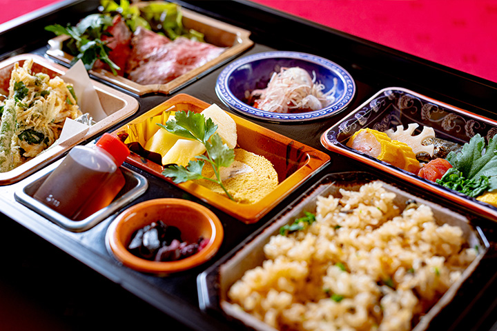 料亭ゆう月の仕出し弁当イメージ。法事・お祝い・ご家庭での会食に利用できる和食中心の豪華仕出し料理