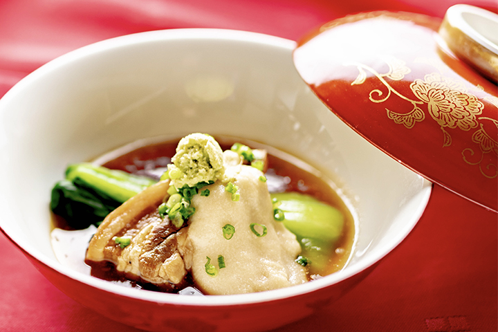 京都の料亭 ゆう月の冬の会席料理 煮物 豚の角煮 湯葉 あんかけ